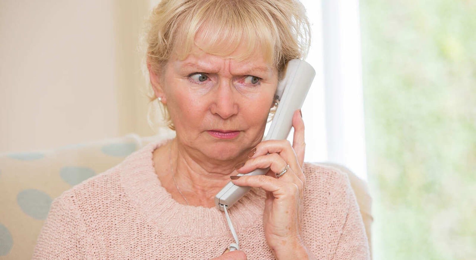 Truffe con la voce clonata al telefono: come riconoscerle ed evitarle 1 Truffe con voci clonate via AI