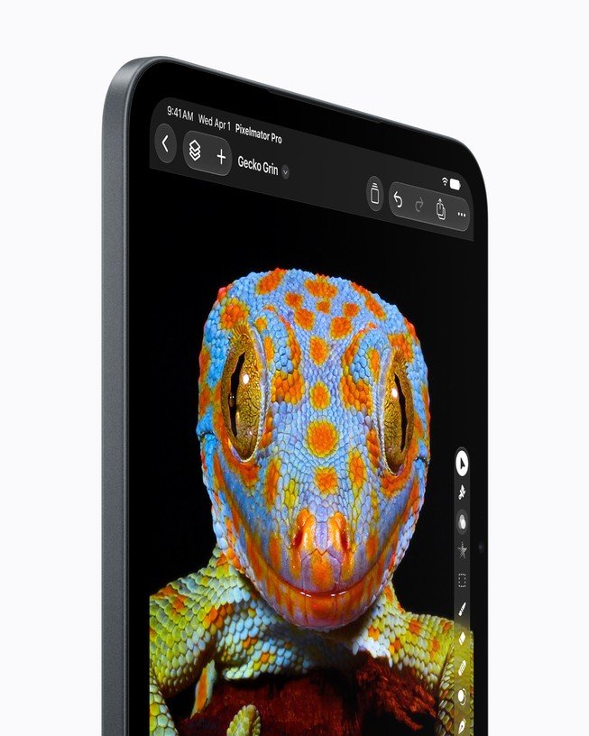 Primo piano del display OLED Super Retina XDR del nuovo iPad mini con immagini ad alto contrasto